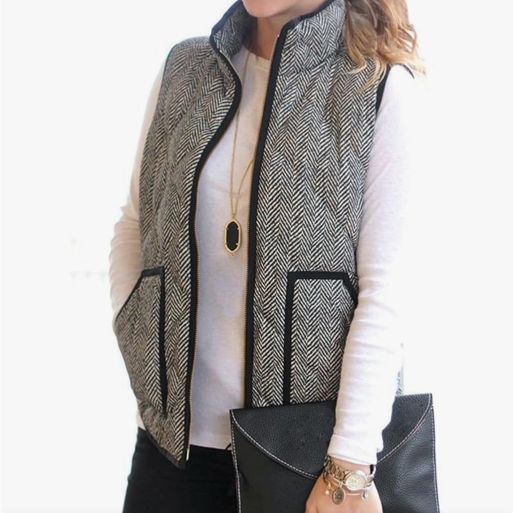 Black & White Quilted herringbone zip vest
